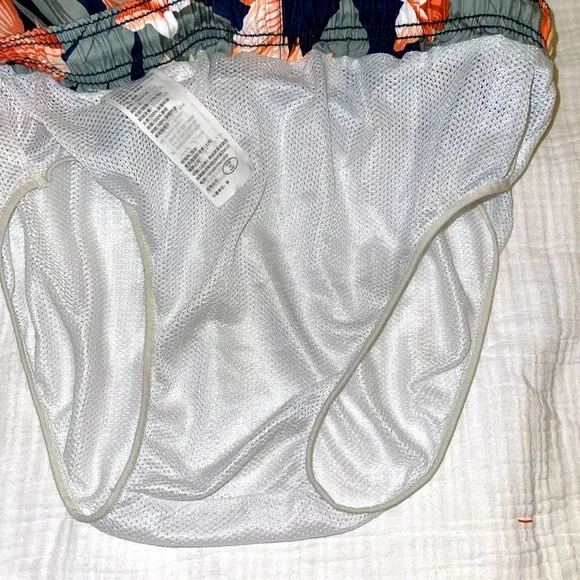 Abercrombie and fitch swim trunks size S - Picture 4 of 8